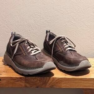 Clark's  Men's Size 8.5 Brown Leather Lace Up Shoe